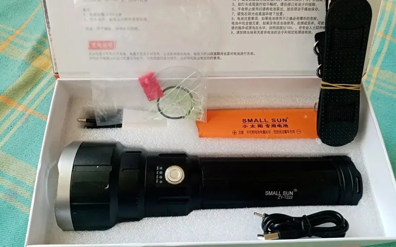 چراغ قوه اسال سان