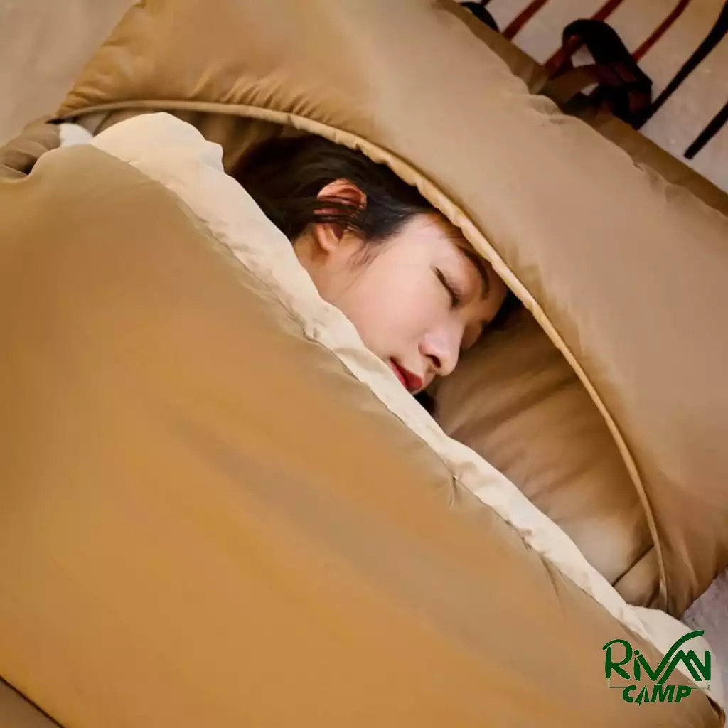 sleeping-bag-naturehike-CNH22SD006-8 خواب راحت با کیسه خواب خاکی نیچرهایک مدل CNH22SD006