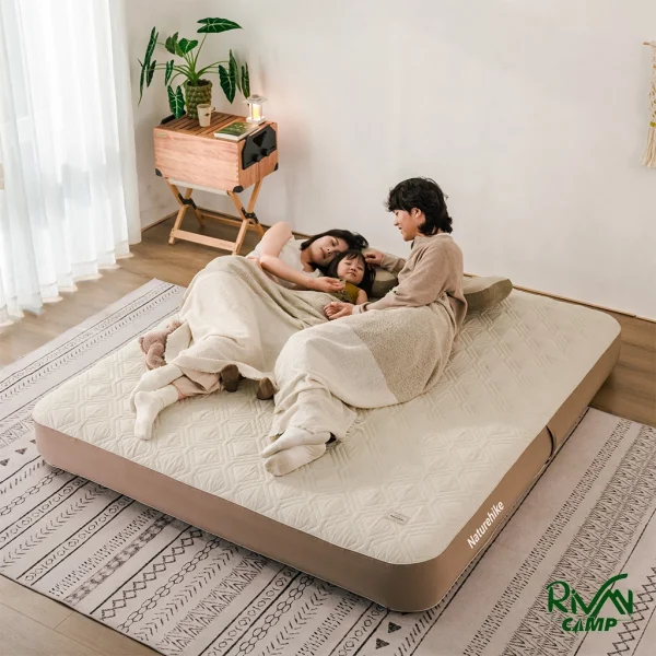 کاربرد تشک بادی دو نفره نیچرهایک مدل CNK2450WS023